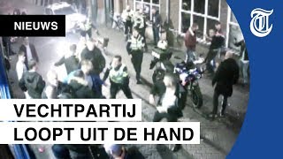 Beelden groep gaat agenten te lijf in Doetinchem [upl. by Bomke68]