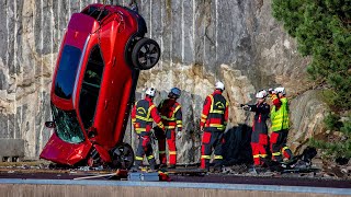 Extreme Crash Test – Brand New Volvo Cars drops from 98 FEET  30 METERS [upl. by Assennej]