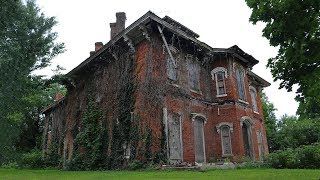 Abandoned 1800s Plantation Mansion Explore  DEATH TRAP [upl. by Calore]