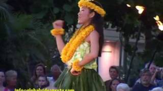 PRETTY HULA DANCERS WAIKIKI BEACH HAWAII USA [upl. by Beckett]