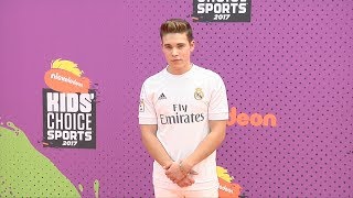 Ricardo Hurtado 2017 Kids’ Choice Sports Awards Orange Carpet [upl. by Mikel]