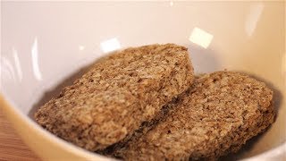 🥣 HOW TO EAT WEETABIX 🥣 [upl. by Vanhook371]