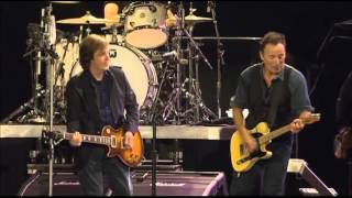 Bruce Springsteen amp Paul McCartney  Twist And Shout Live [upl. by Tracey]