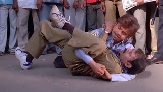 Rajpal Yadav and Makarand Anaspure Comedy Fight Scene [upl. by Norry]