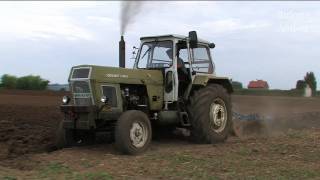 DDRTraktor Fortschritt ZT300 pflügt  old Tractor ploughing [upl. by Enelrahc]