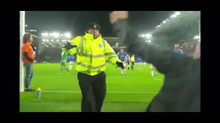 STEWARD USES EVERTON FAN´S KNIFETo Remove Just Stop Oil Pitch Invader [upl. by Dorsy]