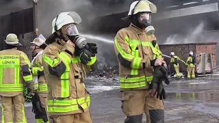 Feuerwehr Lünen bei GWA in Lünen beim Großbrand [upl. by Veriee867]