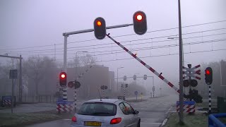 Spoorwegovergang Zwolle  Dutch railroad crossing [upl. by Efram94]