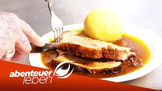 Bayerischer Schweinebraten Kochen im ältesten Wirtshaus der Welt  Abenteuer Leben  kabel eins [upl. by Wasserman690]