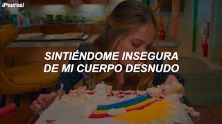 Insatiable  Melanie Martinez  Strawberry Shortcake Traducida al Español [upl. by Annaeiluj]