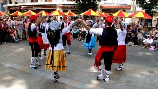 Fête de la cerise Ceret 2015 danse Catalane La sardane groupe Folklorique catalan quotAlegriaquot [upl. by Atileda]