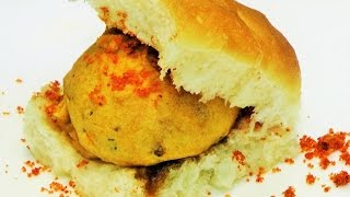 India’s Most Iconic Vadapav Stall in Mumbai  Crazy Vadapav Making Skills  Indian Street Food [upl. by Parthenia363]