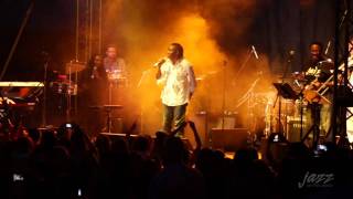 September  Live HD Philip Bailey  Earth Wind amp Fire [upl. by Yanttirb182]