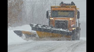 Déneigement des rues et trottoirs  Ville de SaintGeorges  2018 [upl. by Hadias]