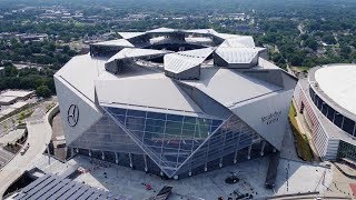 The Atlanta Falcons Revolutionary New Stadium Is Unlike Any Other Youve Seen [upl. by Feenah]