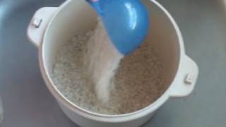 HOW TO COOK RICE IN THE MICROWAVE [upl. by Kenton]